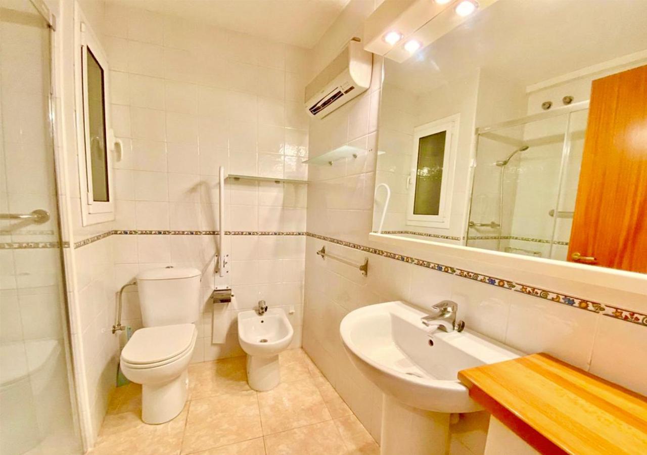 Apartamento Orient En Palamos Tercera Linea De Mar エクステリア 写真